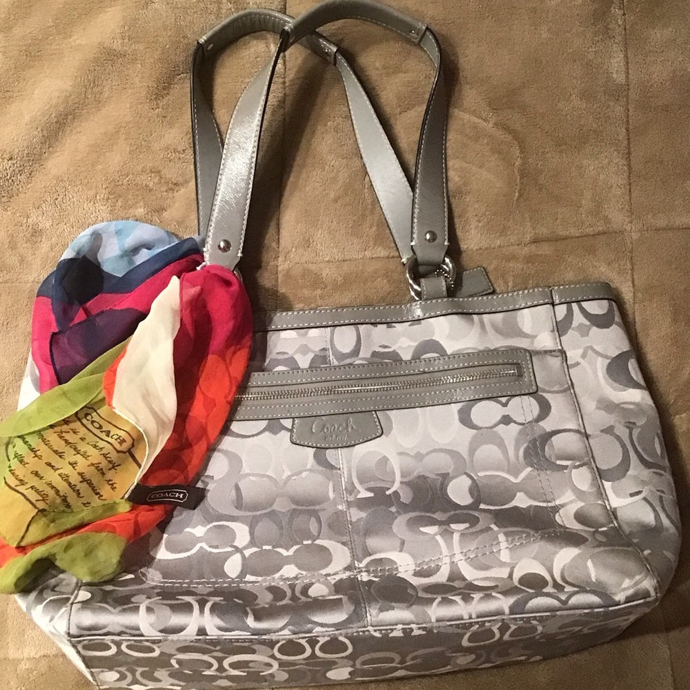 COACH PENELOPE SIGNATURE GRAY CANVAS TOTE EUC